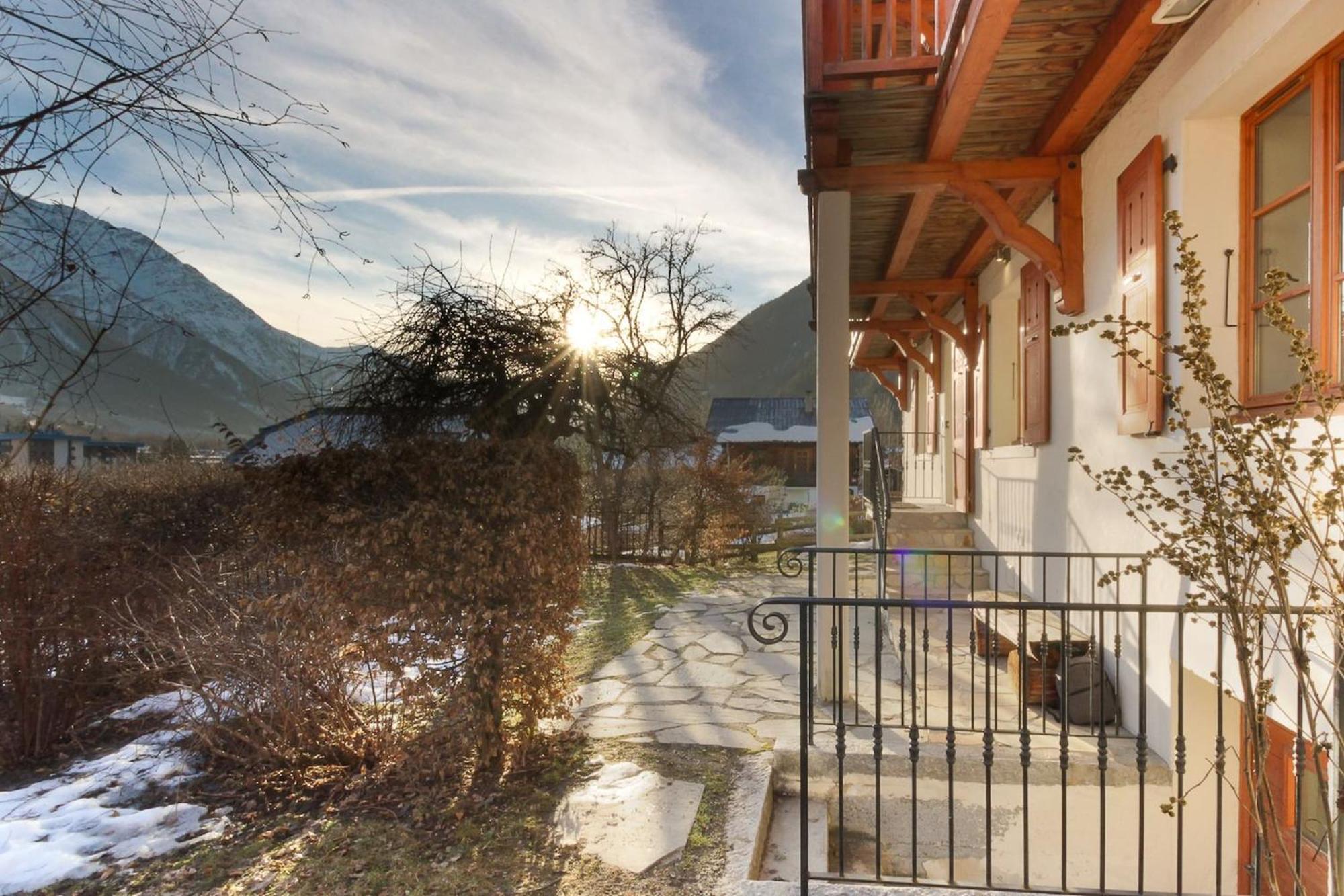 Les Alpins - Centre De Chamonix - Renove Avec Jardin Et Vue Imprenable Sur Le Montblanc Apartment Bagian luar foto