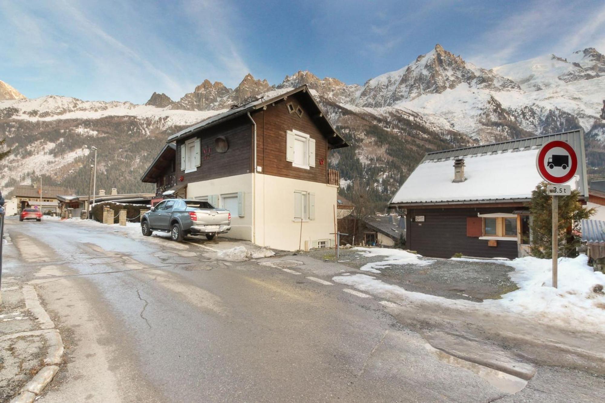 Les Alpins - Centre De Chamonix - Renove Avec Jardin Et Vue Imprenable Sur Le Montblanc Apartment Bagian luar foto